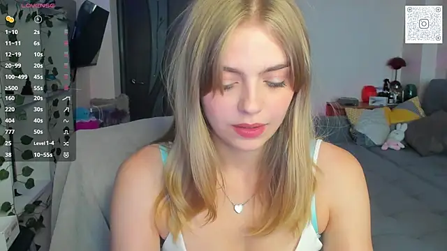 Snapshot of Kira_Mo0n chatting on 07.26.26 Kira Mo0n online show from 07.26.26