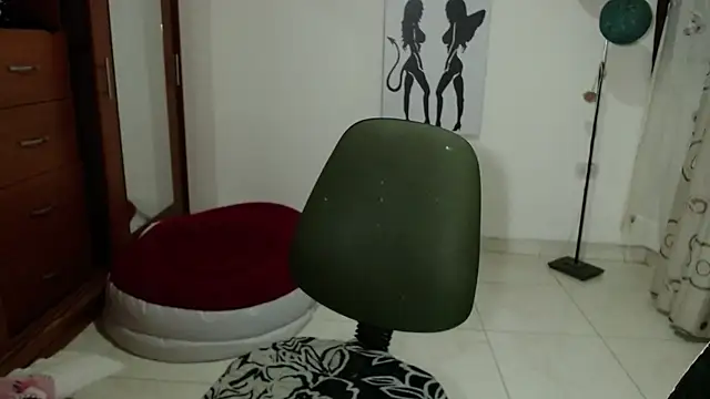 vivian-milf online show from 03.20.26