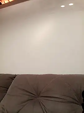 Snapshot of Cugulosojmbv chatting on 12.17.25 Cugulosojmbv online show from 12.17.25