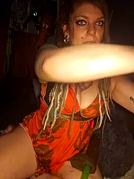 Snapshot of Horny_hippie chatting on 12.06.24 Horny hippie online show from 12.06.24