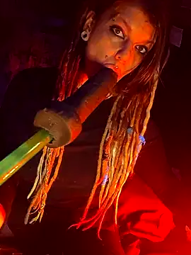 Snapshot of Horny_hippie chatting on 12.16.24 Horny hippie online show from 12.16.24