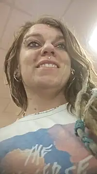 Snapshot of Horny_hippie chatting on 02.23.25 Horny hippie online show from 02.23.25