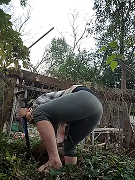 Snapshot of Horny_hippie chatting on 11.15.25 Horny hippie online show from 11.15.25