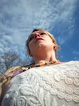 Snapshot of Horny_hippie chatting on 11.20.25 Horny hippie online show from 11.20.25