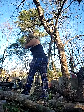 Snapshot of Horny_hippie chatting on 11.27.25 Horny hippie online show from 11.27.25