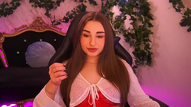 Snapshot of NaomiBaae chatting on 12.04.25 NaomiBaae online show from 12.04.25