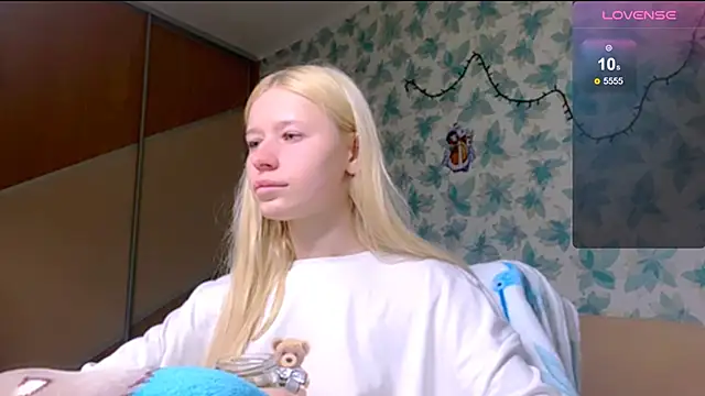 Snapshot of Barbie_Blondie chatting on 03.28.26 Barbie Blondie online show from 03.28.26