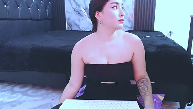 Snapshot of NoaLeon21 chatting on 02.22.26 NoaLeon21 online show from 02.22.26