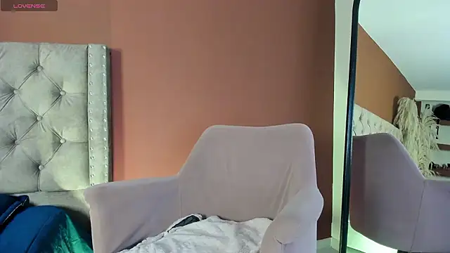 luna cute   online show from 01.18.26