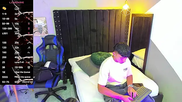 Bryan robayo5 online show from 03.13.26