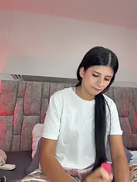 ZafiraNavarro online show from 04.19.26