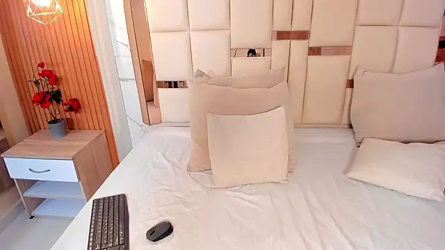 samantha quinnn online show from 02.04.26