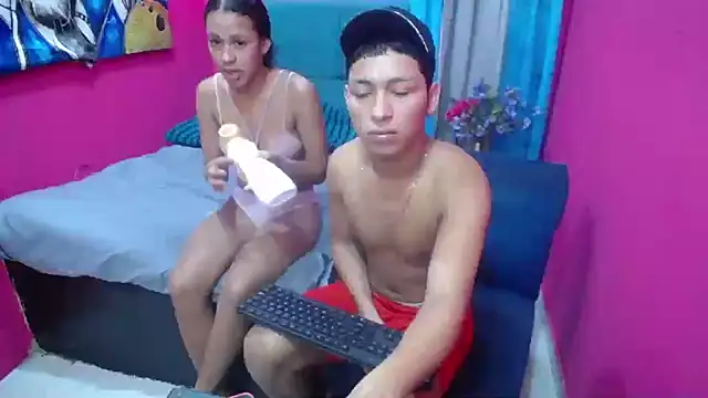 Snapshot of twinks_fuck chatting on 12.13.25 twinks fuck online show from 12.13.25