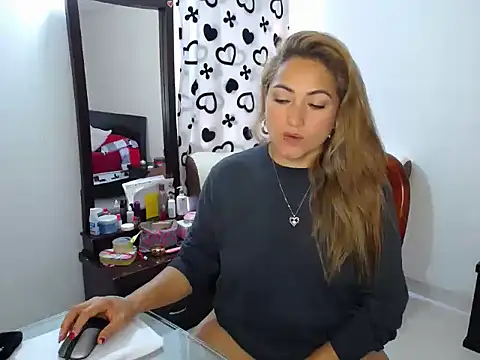 Snapshot of ximenaxcite19 chatting on 12.16.25 ximenaxcite19 online show from 12.16.25