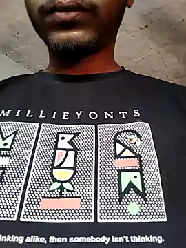 Snapshot of male_hub chatting on 02.14.26 male hub online show from 02.14.26