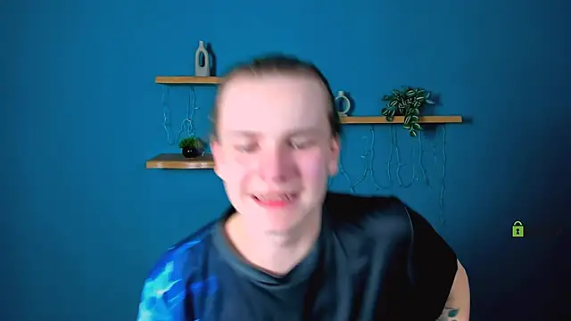 Snapshot of leo_void chatting on 12.16.25 leo void online show from 12.16.25