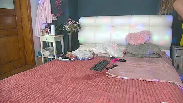 Cougar Milff online show from 04.29.26