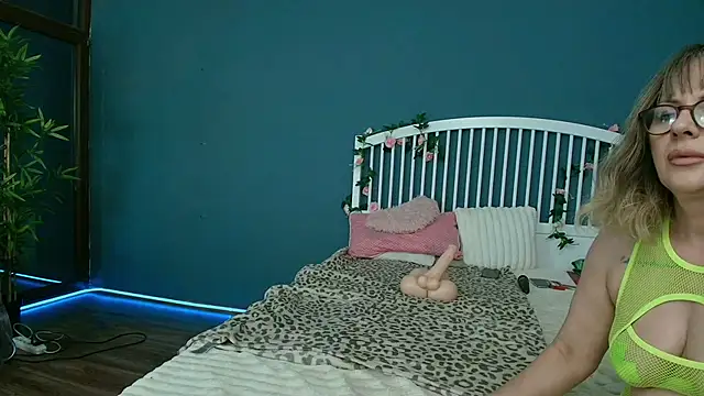 Cougar Milff online show from 06.30.26