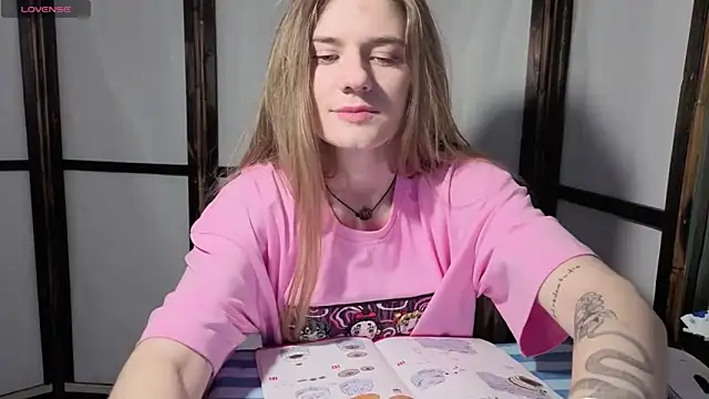 Snapshot of Adell_Love chatting on 05.17.26 Adell Love online show from 05.17.26