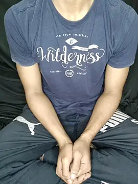 kisses-onmy-body online show from 02.03.26