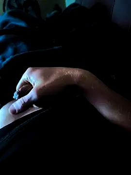 Snapshot of daniellDT chatting on 12.18.25 daniellDT online show from 12.18.25