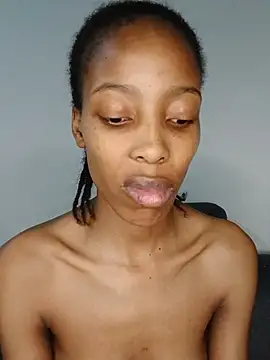 Snapshot of MsParisSmith chatting on 12.05.25 MsParisSmith online show from 12.05.25