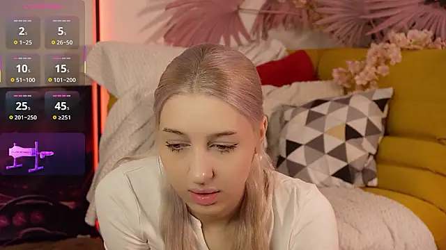 Moonliora online show from 03.05.26