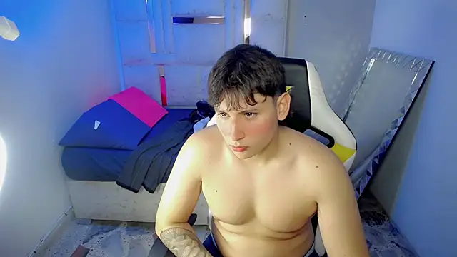 Snapshot of d_moneyy_ chatting on 12.22.25 d moneyy online show from 12.22.25