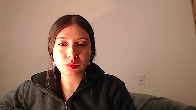 Snapshot of -Ivonny- chatting on 12.02.25 -Ivonny- online show from 12.02.25