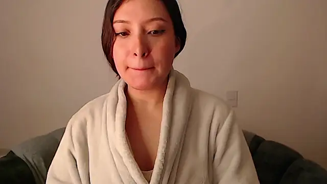 Snapshot of -Ivonny- chatting on 12.19.25 -Ivonny- online show from 12.19.25