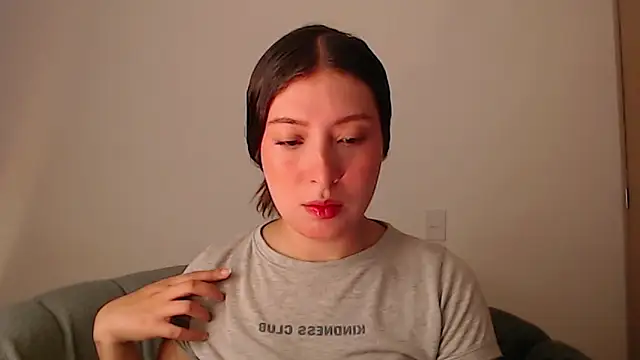 Snapshot of -Ivonny- chatting on 12.20.25 -Ivonny- online show from 12.20.25