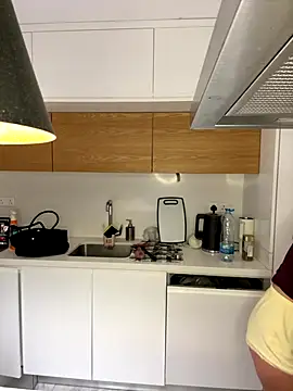 madlynginger online show from 12.20.25