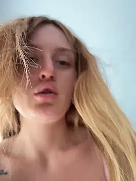 madlynginger online show from 12.22.25