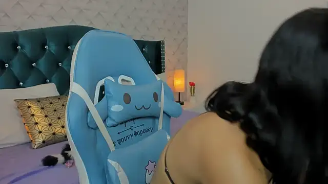 Snapshot of Valery_jame chatting on 06.25.26 Valery jame online show from 06.25.26