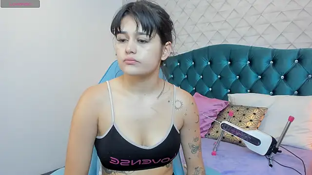 Snapshot of Valery_jame chatting on 06.26.26 Valery jame online show from 06.26.26