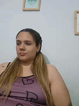 Snapshot of LoreinnFox chatting on 05.02.26 LoreinnFox online show from 05.02.26