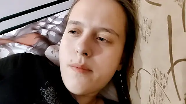 Snapshot of SophieHazely chatting on 12.17.25 SophieHazely online show from 12.17.25