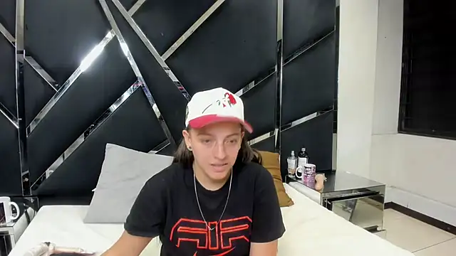 Alyssa Noah online show from 04.26.26