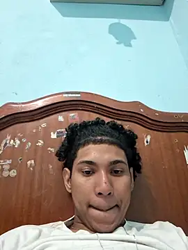 Snapshot of nvh18Aklzim chatting on 02.21.26 nvh18Aklzim online show from 02.21.26