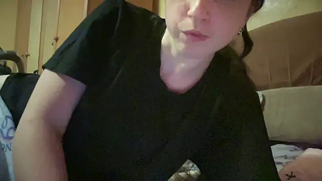 Snapshot of Aphr0ditee chatting on 08.04.26 Aphr0ditee online show from 08.04.26