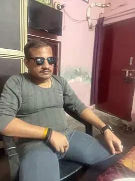 Snapshot of Saxymood1111 chatting on 11.29.25 Saxymood1111 online show from 11.29.25