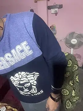 Snapshot of Saxymood1111 chatting on 12.04.25 Saxymood1111 online show from 12.04.25