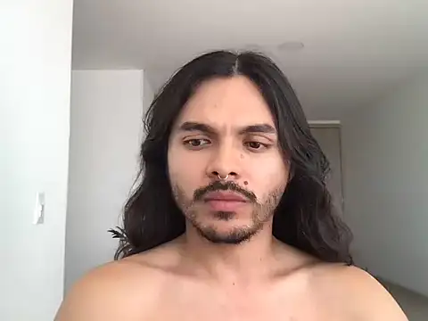 Snapshot of Lukathin chatting on 12.04.25 Lukathin online show from 12.04.25