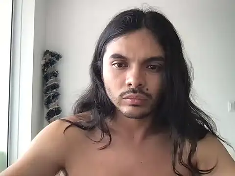 Snapshot of Lukathin chatting on 12.16.25 Lukathin online show from 12.16.25