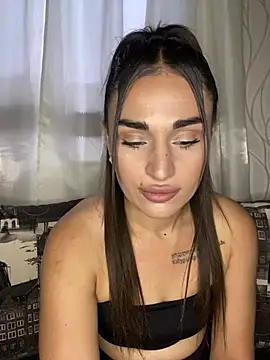Snapshot of MonikaSi chatting on 06.23.26 MonikaSi online show from 06.23.26