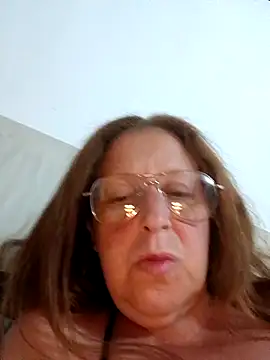 Snapshot of nikiarg chatting on 12.19.25 nikiarg online show from 12.19.25