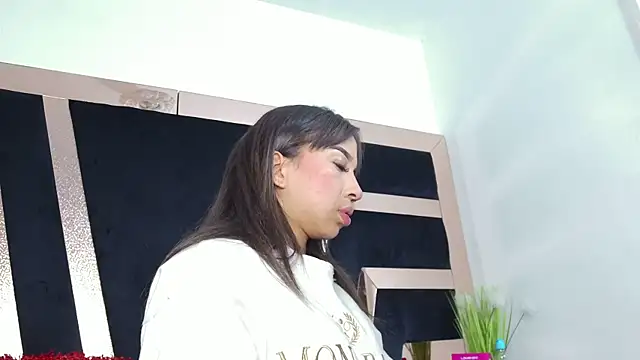 Snapshot of Kassandra_xxx chatting on 06.06.26 Kassandra xxx online show from 06.06.26