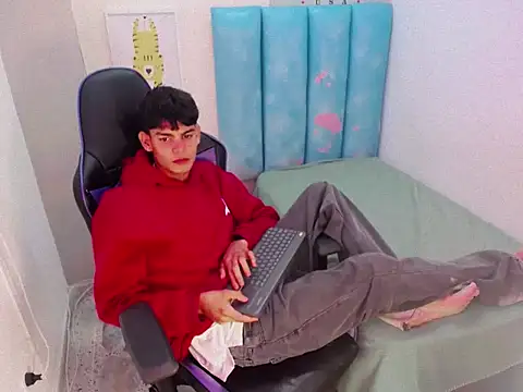 Snapshot of Lil_babyyy_ chatting on 12.14.25 Lil babyyy online show from 12.14.25