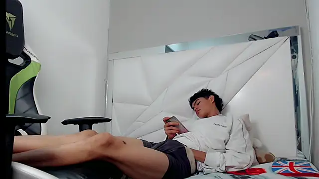 Snapshot of Lil_babyyy_ chatting on 12.22.25 Lil babyyy online show from 12.22.25