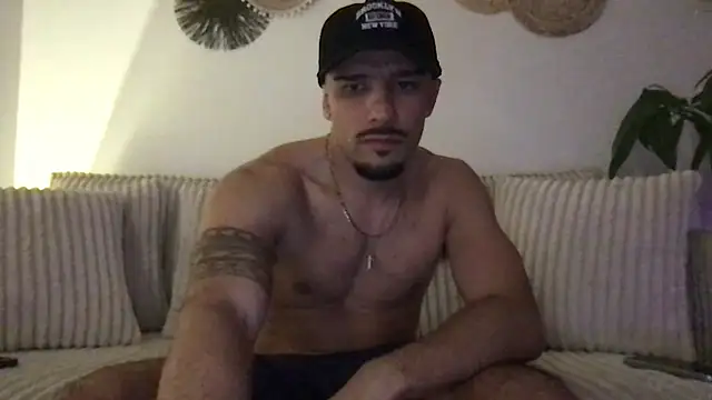 Snapshot of lorenzoca9897 chatting on 03.11.26 lorenzoca9897 online show from 03.11.26